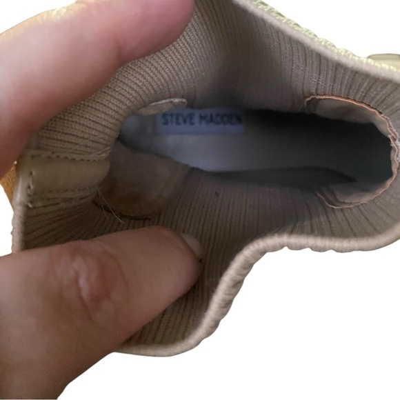 Steve Madden Hutch Sand Suede Lug Chelsea Boots I Size: 10 - Picture 8 of 9